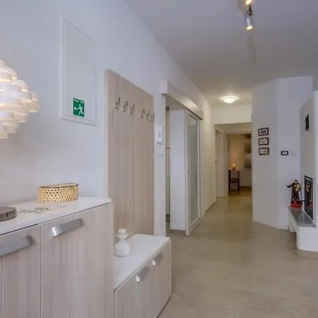 Apartments Josipa Mali Losinj Exterior photo